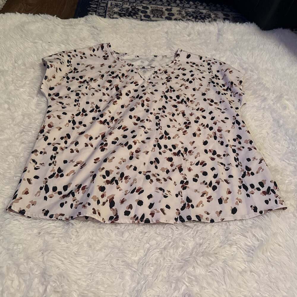 Unbranded white blouse with black, brown, and tan abstract‎ splatters